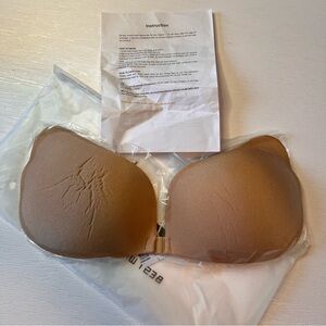 NWT Adhesive Invisible Backless Push Up Strapless Sticky Bras Reusable Magic Bra